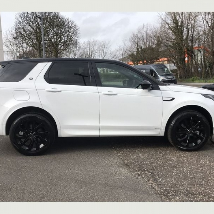 Land-Rover-Discovery-Sport-34a2dc9c76be443bbe73a617b96265fa